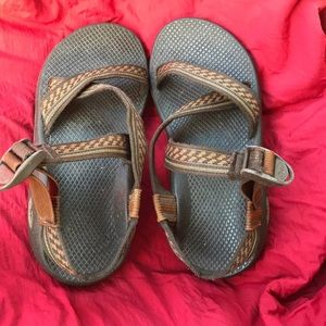 Men’s Chacos size 8, women’s size 9.5
